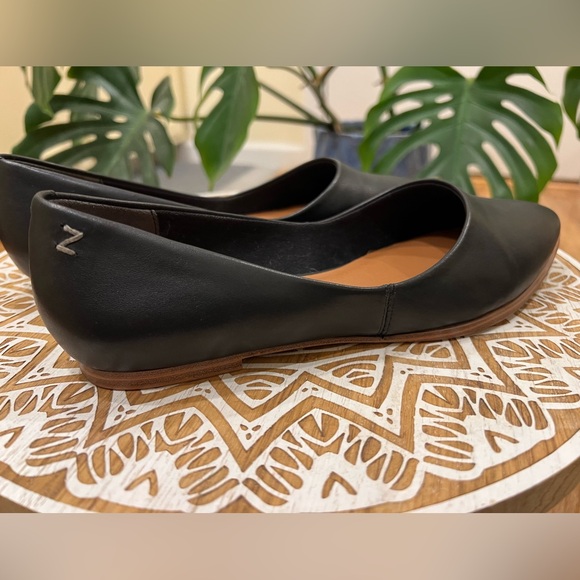 Zodiac Women’s Hill Flats, 7.5 M, Black Leather - Picture 3 of 8